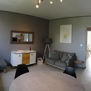 Proche Des Remparts à Appartement Avignon